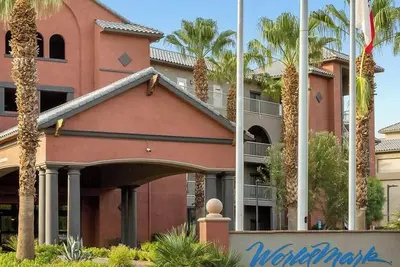 Image de Upscale resort with kitchen, lazy river, and easy access to music festivals.