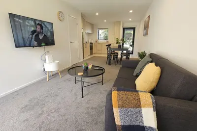 Image de Family-Friendly 2br Townhouse with Fenced Yard