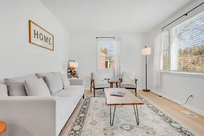 Image de 5Min to Downtown Franklin/Pet Friendly/Fenced Yard