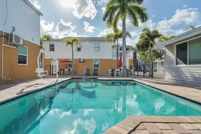 Image de Beach/Pool Access Cottage - Walk to Times Square, Fort Myers Beach