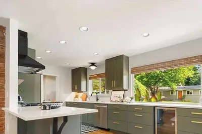 Image de Boise Basecamp | Hot Tub | Near Skiing + Trails + Downtown