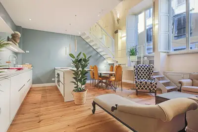 Image de Appartement à Florence avec 6 chambres à coucher, 12 couchages