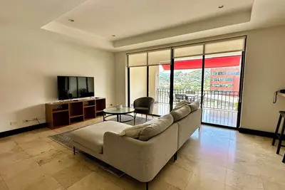 Image de Spacious 2-Br apartment in the best location!