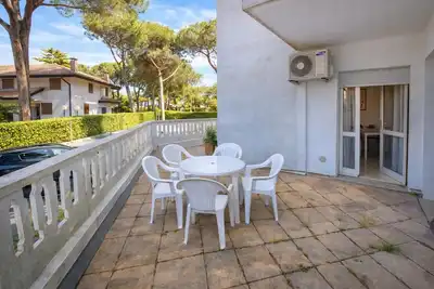 Image de Appartement confortable avec terrasse et accès à la piscine