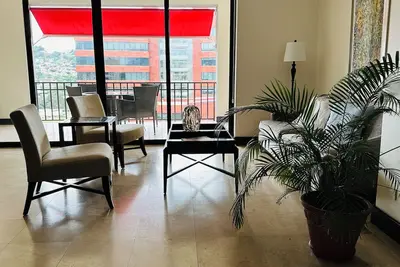 Image de Lux 2-Br 1 story Condo in the heart of Everything! ! !