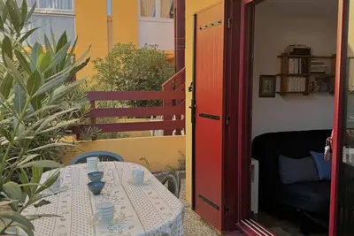 Image de Appartement T2 avec clim, piscine et parking, à 100m de la plage