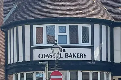 Image de Crows Nest - a 2 bedroom upstairs apartment in the Heart of Milford On Sea.