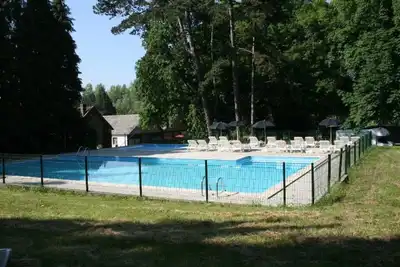 Image de Camping 3 étoiles - Piscine  - ccbcbh0
