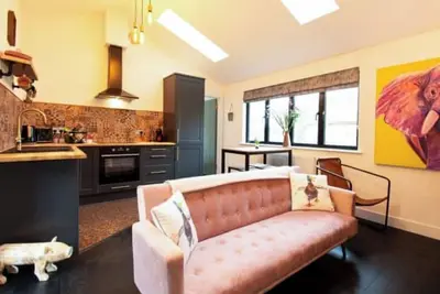 Image de Diesel's Desirable Den - Luxury rural 2 bed cottage, peaceful walks and stays Uk