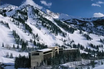 Image de Cliff Lodge Resort 2br+/3b Suite at Snowbird - Ski-in/Ski-Out Full Access