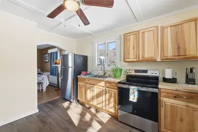 Image de ~The Pollard Den~ Family Friendly, Shuttle Route, Bike/Walk Path