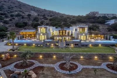 Zeus Luxury Villas (Villa Dia)