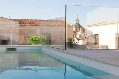 Image de Modern Comfort & Timeless Charm in Central Seville — Secure your dates!