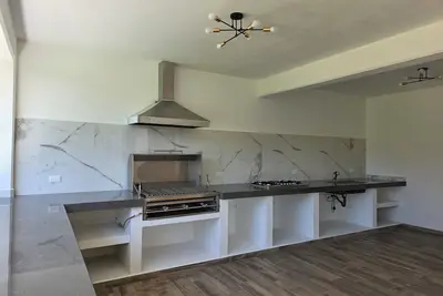 Image de Weekend or vacation home, with pool and large garden.