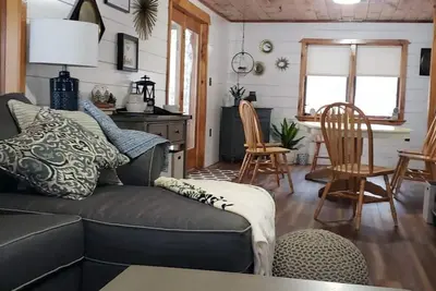Image de Gathering Home on Phillips Lake en route to Acadia-New Heat pumps