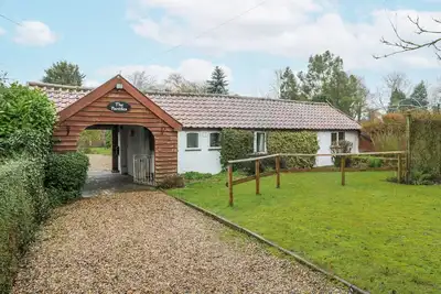 Image de The Pantiles, pet friendly, with open fire in Banham