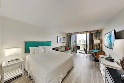 Image de Palms Waikiki Studio with Partial Ocean Views