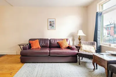 Image de Historic German Village Cottage - Perfect Downtown Location - Highly Walkable!