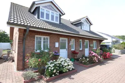 Image de Welcome to Haus Baylan, a charming vacation home on the North Sea island of Sylt