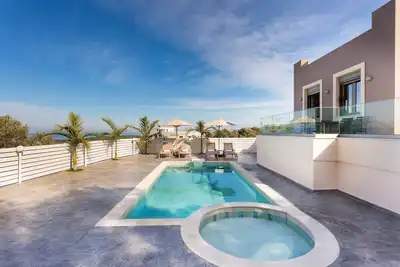 Image de Family Villa with Private Pool & Bbq, Close to the Beach