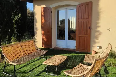 Image de Dépendance cocooning bon standing Ampuis. Animaux de compagnie acceptés!