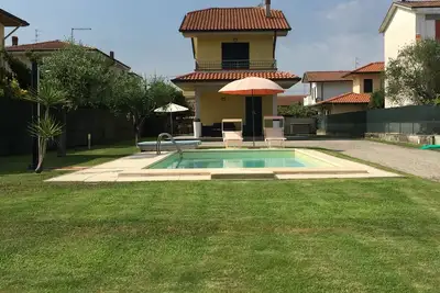 Image de Detached house with swimming pool, 2 km from the sea, Torre del Lago Puccini