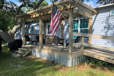 Image de Sunset Harbor Intracoastal Fishing Retreat located in a quiet safe community