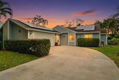 Image de Private Home in the Heart of Jupiter Serenity