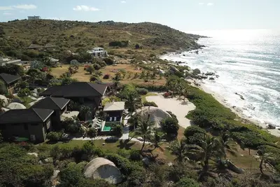 Image de Luxuriously Modern 5 Bedroom Beachfront Villa - Raku Villa