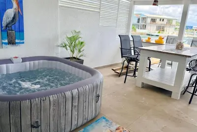 Image de Villa Sunset – Jolly Harbour Waterfront Retreat