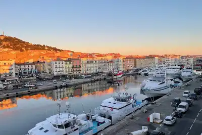 Image de Appartement - 2 chambres/4 personnes - Sur le Canal Royal (centre ville de Sète)