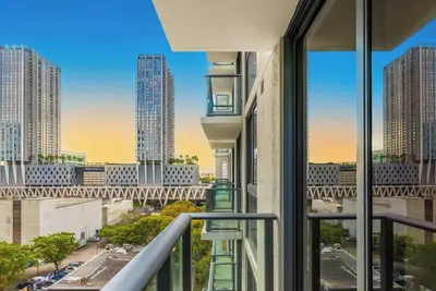 Image de Stylish City Retreat With Private Balcony
