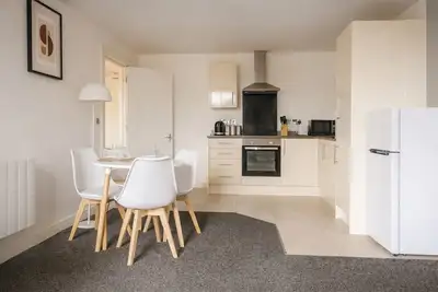 Image de Cosy Salford Quays Apartment with Free Parking