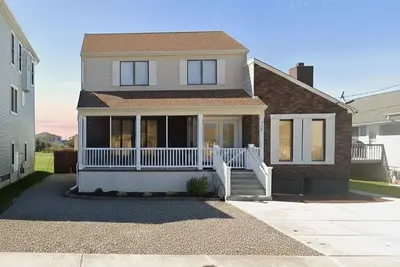 Image de Book this Spacious 3-Bedroom Beach Home Now! ! !