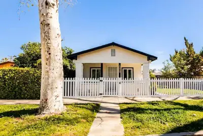 Image de Charming 2-Bedroom Cottage Near City Hall