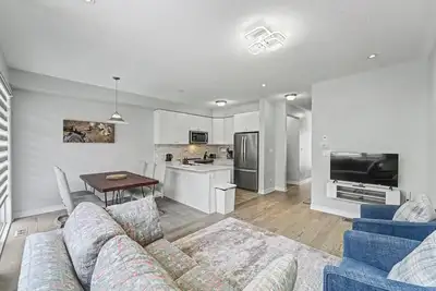 Image de Luma Nest - 4 Beds, 3. 5 Baths, 2 Park, Backyard