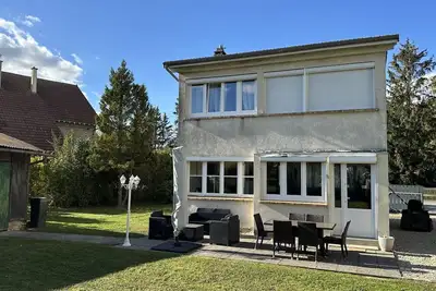 Image de Gîte du Rousselet Machault 08, Grand jardin clos et parking