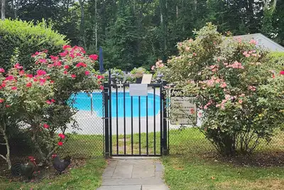 Image de Cozy 1-bedroom cottage in beautiful Charlestown with Ac