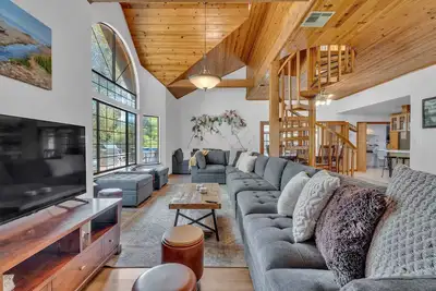 Image de Large Cabin with Separate Back Unit by Yosemite-Bass Lake -Hot Tub and Wild Life