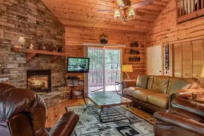 Image de Jake's Hideaway: 5 bedroom, Dog Friendly, Located in Coosawattee River Resort
