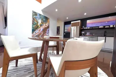 Image de Lavender Suite @ Petaluma Warehouse Lofts