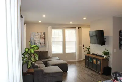 Image de Spacious 3br Aurora Townhome Ac + Gym
