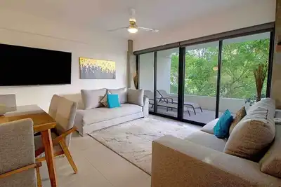 Image de Modern 2br Condo, Resort Amenities, 5 Min to Beach