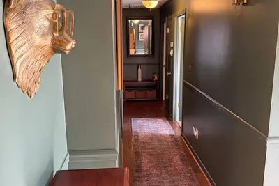 Image de Central, Spacious Home w/ Private Yard & Parking — Pet Friendly!