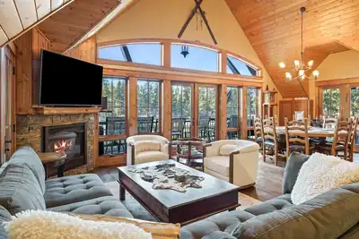 Image de Deschutes Reserve- Riverfront Home with Hot Tub