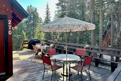 Image de Cozy, family friendly cabin in Chamberlands. Sleeps 10!