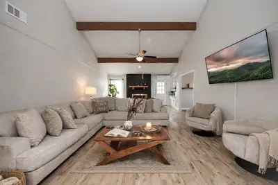 Image de Your Perfect 6br Getaway w/ Basketball Court