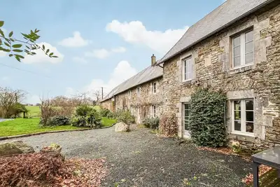 Image de Maison acceptant les animaux domestiques à Saint-Denis-le-Vêtu avec Wi-Fi