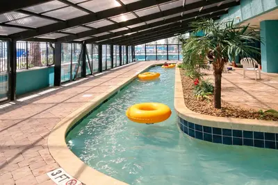 Image de 9th floor studio with private balcony, pools, direct beach access & golf nearby