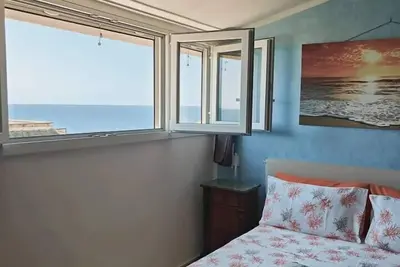 Image de Elegant Seafront Apartment in Ostia | Beach Access